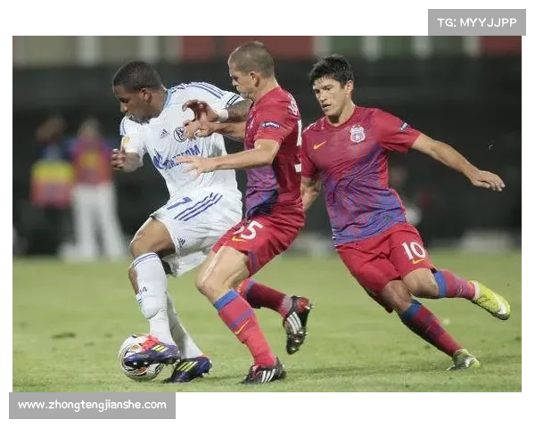 全景解析法尔范在沙尔克04的场上位置与全能攻防关键表现